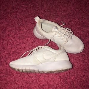 White Nike Roshes